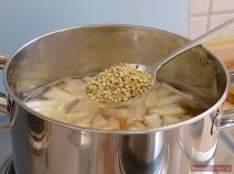 Bring 1.5 litre (=6-7 cups) water to boil. Simmer roots (carrot, turnip, parsnip, celery and potato), grain, bay leaves and peppercorns for 15-20 minutes.