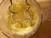 Взбитое масло для крема для торта Трухлявый пень