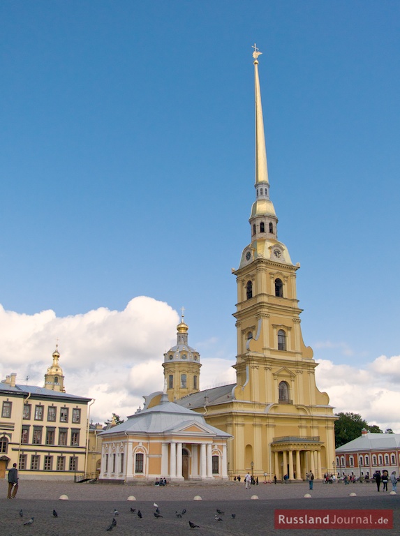 Петропавловский собор в Петропавловской крепости в Санкт-Петербурге