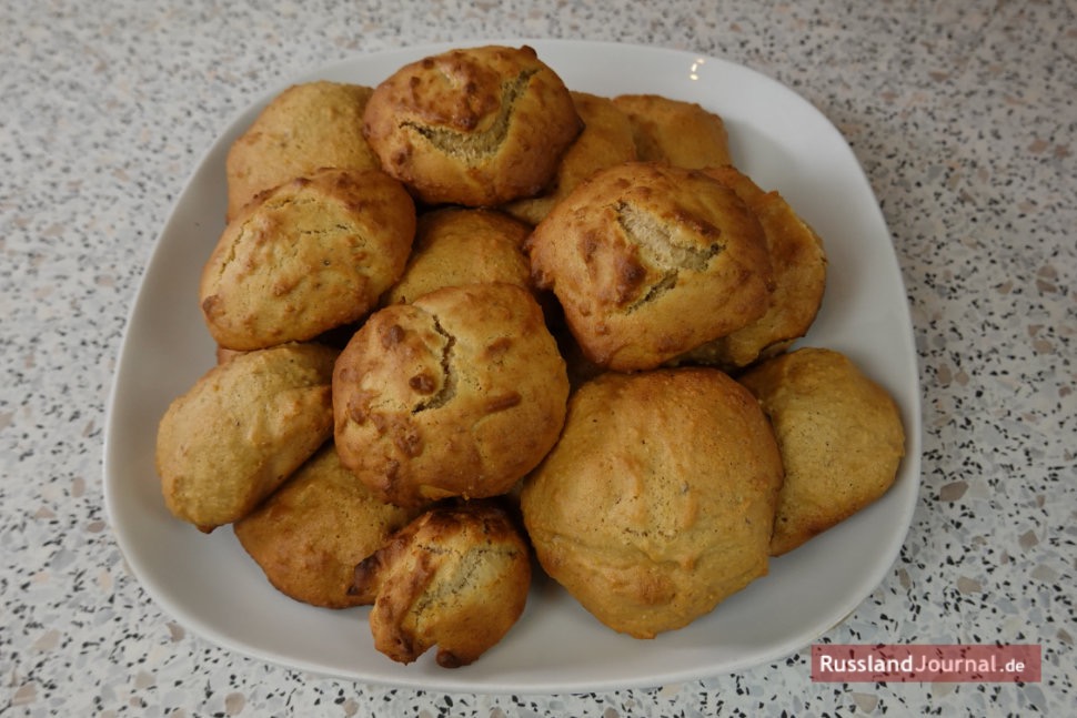 Lebkuchen auf weißem Teller