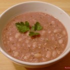 Bohnensuppe mit Walnüssen