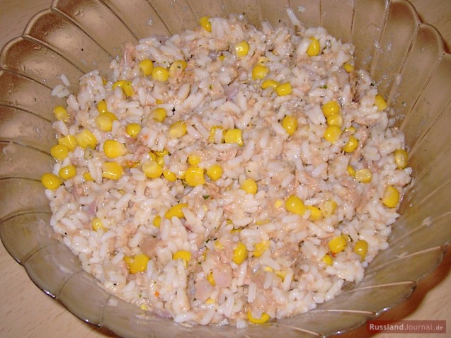 Reissalat mit Thunfisch und Mais