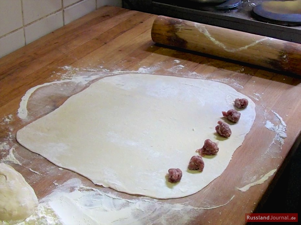 Fleischbällchen für Sibirische Pelmeni