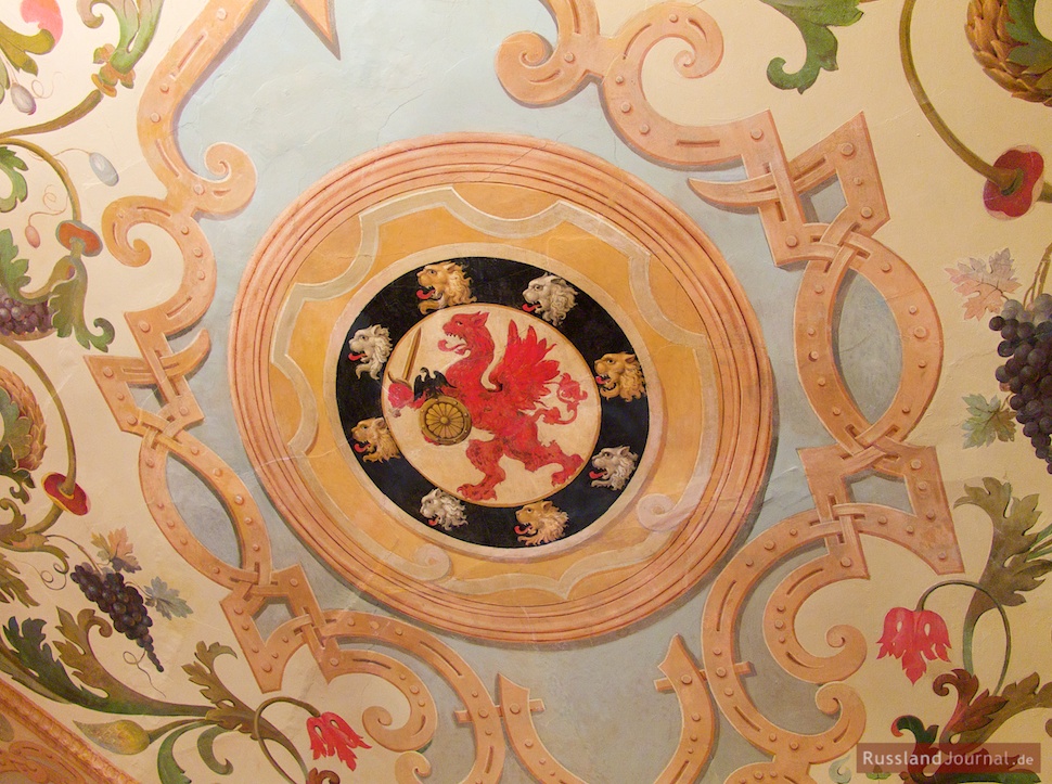 Deckenmalerei mit dem Greif, dem Wappentier der Familie Romanow