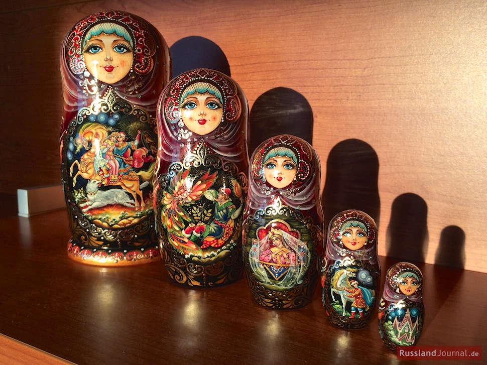 5 Stück   Matrjoschka Handgemacht Russische Puppen Russland Holz 