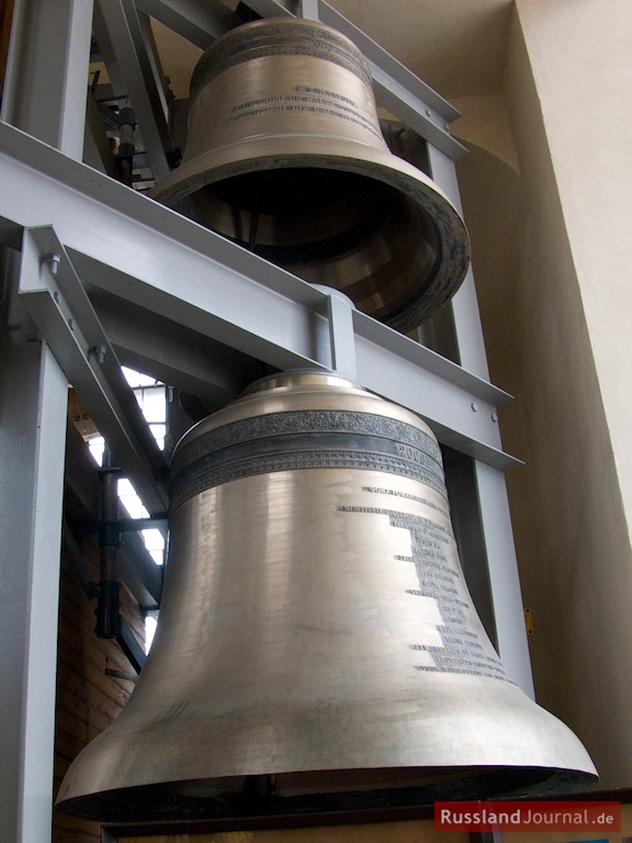 Glocken des Carillons im Glockenturm der Peter-Paul-Kathedrale