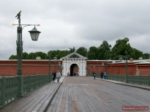 Johannesbrücke: Der Haupteingang in die Peter-Paul-Festung