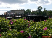 Die Kronwerkbrücke führt zum Eingang im Nordwesten der Peter-Paul-Festung