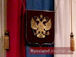 Russland Fahne mit Doppeladler