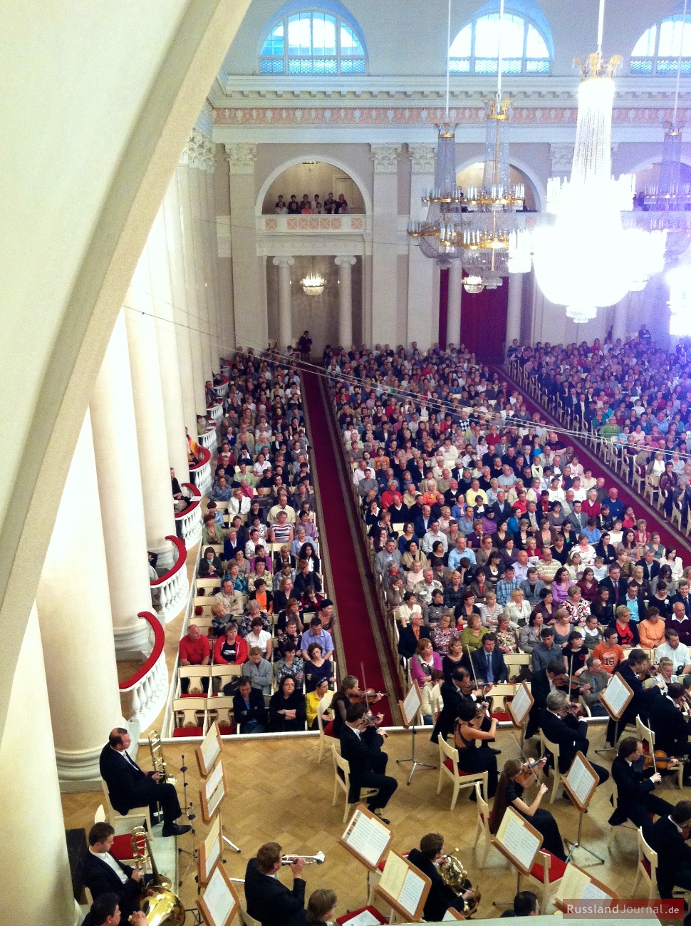 Zuschauerraum des Großen Saals der St. Petersburger Philharmonie