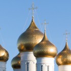 Zwiebeltürme einer russischen Kirche