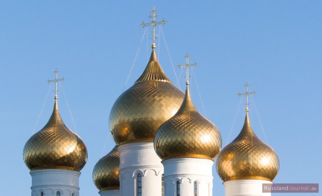 Zwiebeltürme einer russischen Kirche