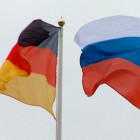 Fahnen von Deutschland und Russland