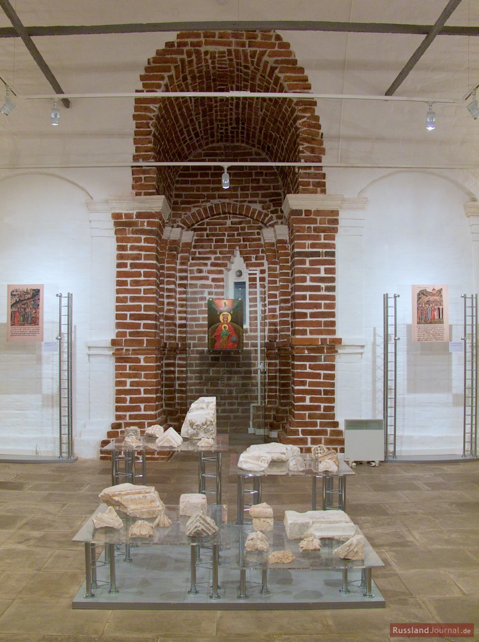 Archäologische Funde und Ikone in der Christi-Himmelfahrts-Kirche, Kolomenskoje