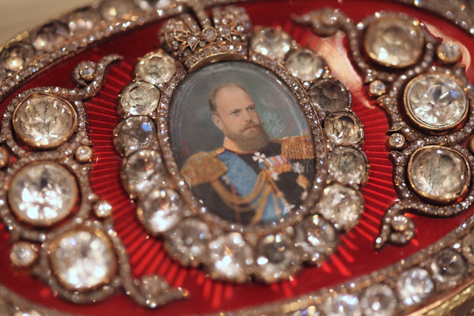 Portrait des Zaren Alexander III. auf der Bismarck Box.