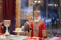 Der Patriarch weiht Osterspeisen
