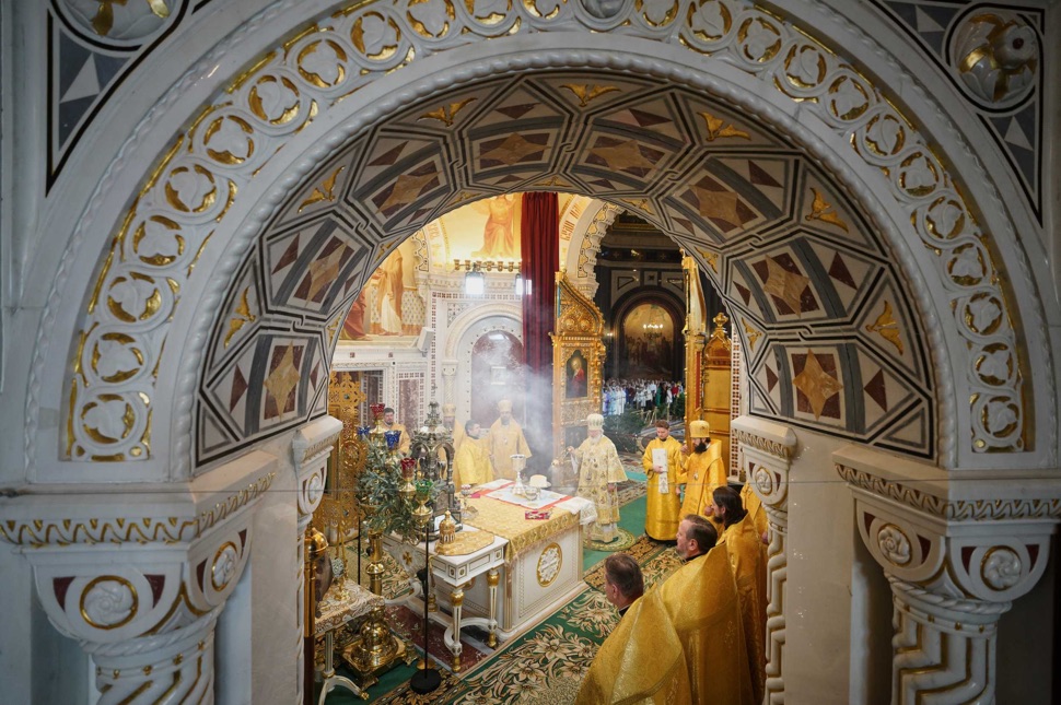 Patriarch segnet das Heilige Brot und den Heiligen Kelch