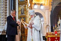 Patriarch empfängt das Heilige Feuer