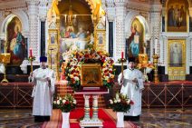 Ikone "Abstieg Christi in die Unterwelt" beim Gottesdienst der Osternacht